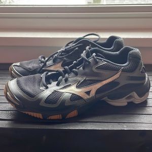 mizuno volleyball shoes